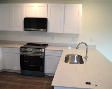 8201 Deland Avenue - Photo Thumbnail 27