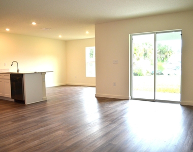 8201 Deland Avenue - Photo Thumbnail 8