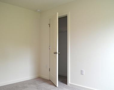 8201 Deland Avenue - Photo Thumbnail 31