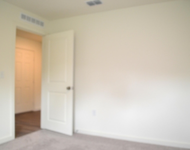 8201 Deland Avenue - Photo Thumbnail 28