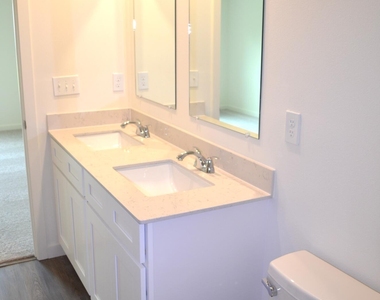 8201 Deland Avenue - Photo Thumbnail 17