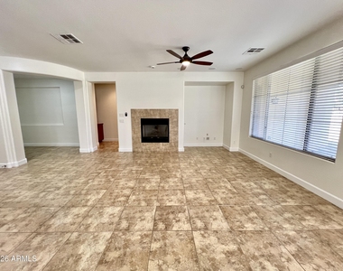 320 W Wisteria Place - Photo Thumbnail 3