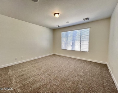 320 W Wisteria Place - Photo Thumbnail 12
