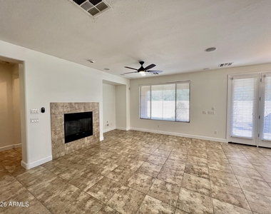 320 W Wisteria Place - Photo Thumbnail 4