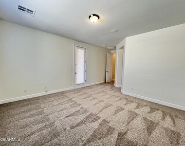 320 W Wisteria Place - Photo Thumbnail 11