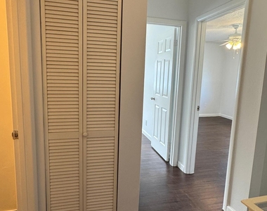 804 W Tiffany Drive - Photo Thumbnail 10