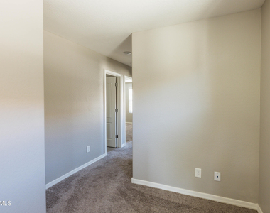 9419 S 34th Lane - Photo Thumbnail 11