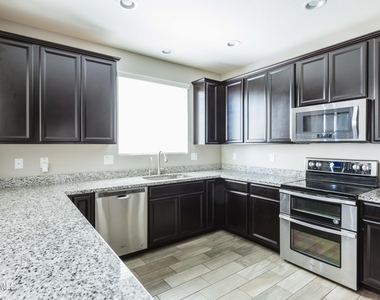 9419 S 34th Lane - Photo Thumbnail 7