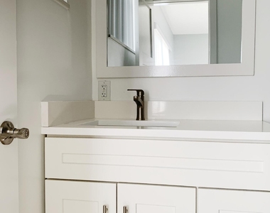 231 Marine Court - Photo Thumbnail 18