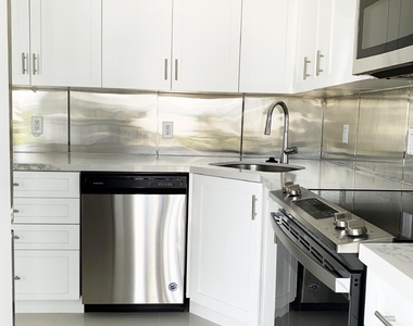 231 Marine Court - Photo Thumbnail 8