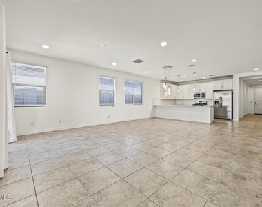 8442 N 170th Lane - Photo Thumbnail 5