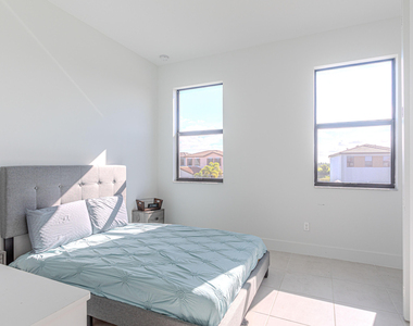 4883 Sand Dollar Drive - Photo Thumbnail 8