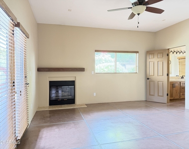 1805 E Maryland Avenue - Photo Thumbnail 12