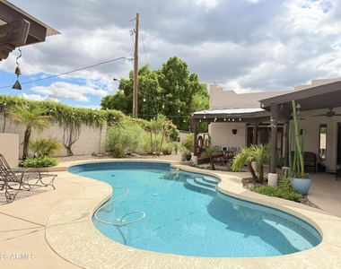 1805 E Maryland Avenue - Photo Thumbnail 29