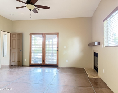 1805 E Maryland Avenue - Photo Thumbnail 13