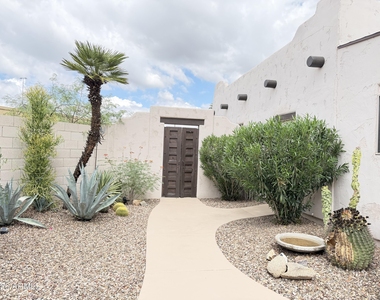 1805 E Maryland Avenue - Photo Thumbnail 21
