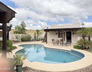 1805 E Maryland Avenue - Photo Thumbnail 24