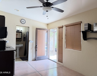 1805 E Maryland Avenue - Photo Thumbnail 25