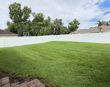 6611 Nw Agnon Court - Photo Thumbnail 26