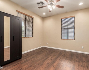 4706 S Twinleaf Drive - Photo Thumbnail 21