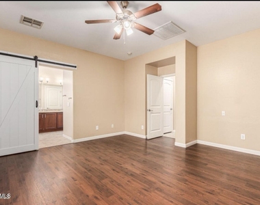 4706 S Twinleaf Drive - Photo Thumbnail 17