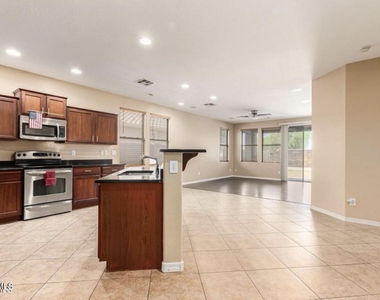 4706 S Twinleaf Drive - Photo Thumbnail 5