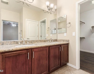 4706 S Twinleaf Drive - Photo Thumbnail 19