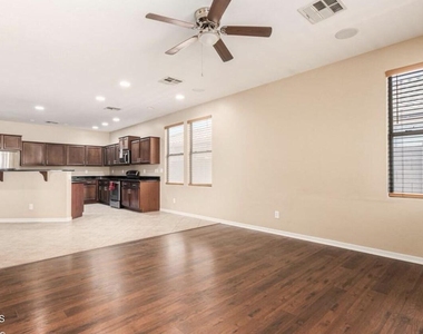 4706 S Twinleaf Drive - Photo Thumbnail 10
