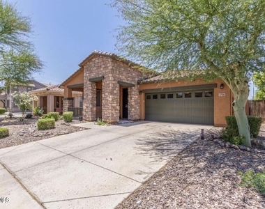 4706 S Twinleaf Drive - Photo Thumbnail 2