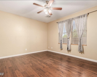 4706 S Twinleaf Drive - Photo Thumbnail 16