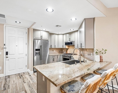 5350 E Deer Valley Drive - Photo Thumbnail 7