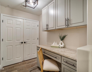 5350 E Deer Valley Drive - Photo Thumbnail 14