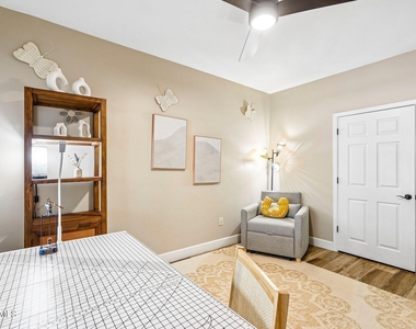 5350 E Deer Valley Drive - Photo Thumbnail 17