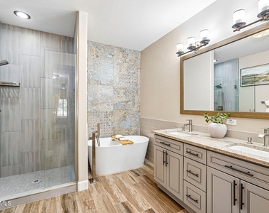 5350 E Deer Valley Drive - Photo Thumbnail 11