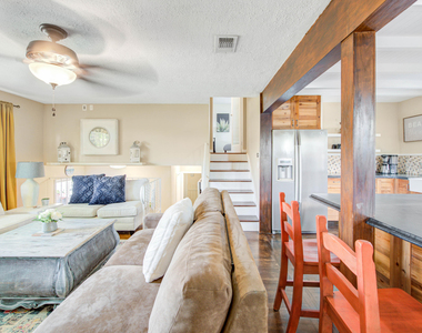 1100 Ne 4th Street - Photo Thumbnail 12