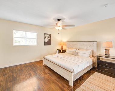 1100 Ne 4th Street - Photo Thumbnail 21