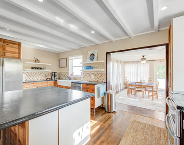 1100 Ne 4th Street - Photo Thumbnail 14