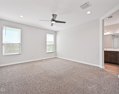 2111 E Questa Drive - Photo Thumbnail 13