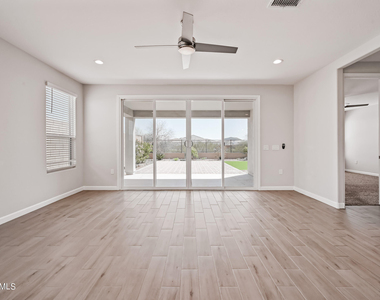2111 E Questa Drive - Photo Thumbnail 5
