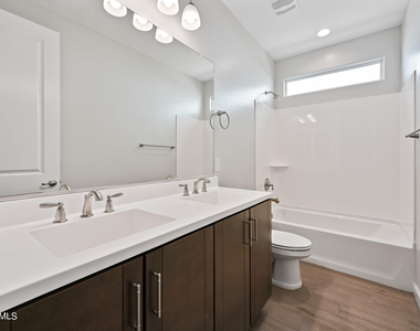 2111 E Questa Drive - Photo Thumbnail 23