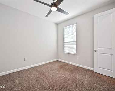 2111 E Questa Drive - Photo Thumbnail 18