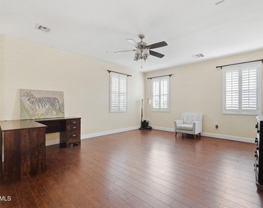 3137 E Fandango Drive - Photo Thumbnail 26