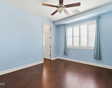 3137 E Fandango Drive - Photo Thumbnail 32