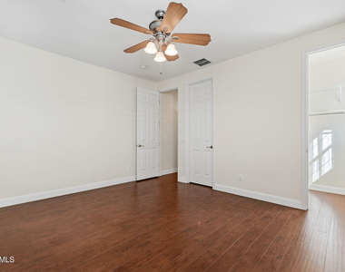 3137 E Fandango Drive - Photo Thumbnail 29