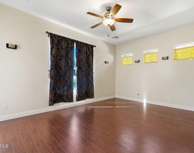 3137 E Fandango Drive - Photo Thumbnail 24