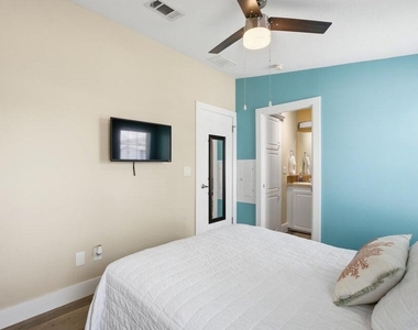 166 Nettles Boulevard - Photo Thumbnail 6