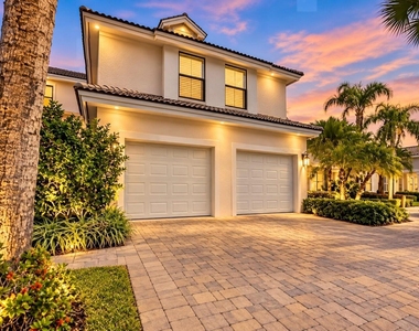 3107 Fairway Drive N - Photo Thumbnail 1