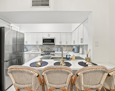 3107 Fairway Drive N - Photo Thumbnail 11