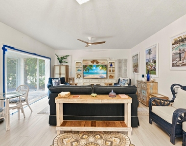 3107 Fairway Drive N - Photo Thumbnail 6