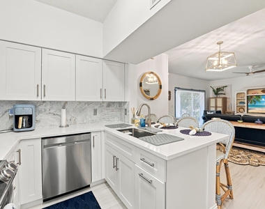 3107 Fairway Drive N - Photo Thumbnail 14